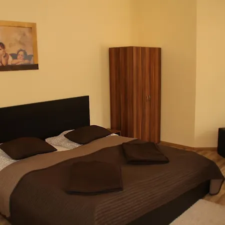 Hotel Deutsches Haus 2*